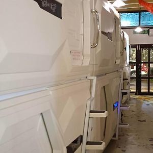 Vspace Capsule Guesthouse&Cafe 太空胶囊旅馆